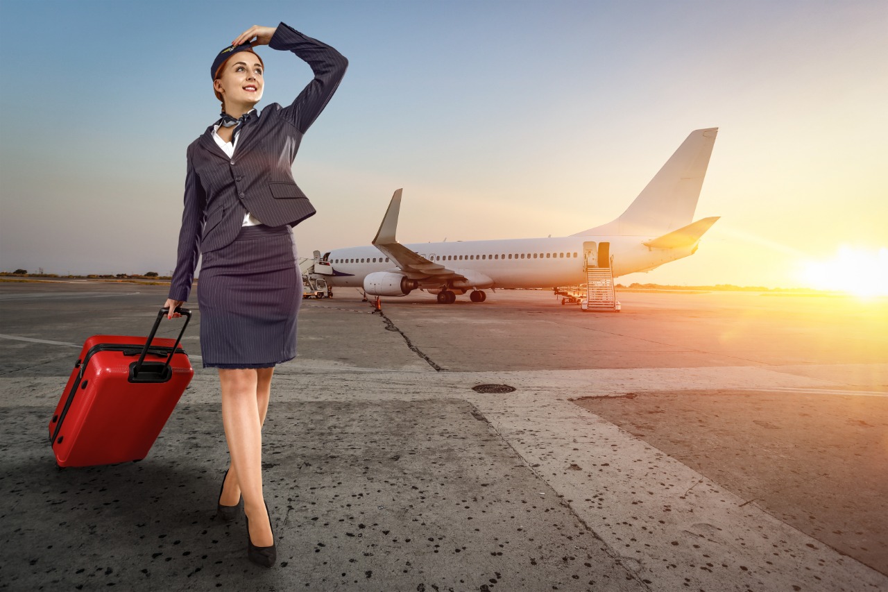 Quais são os benefícios em seguir carreira na aviação?